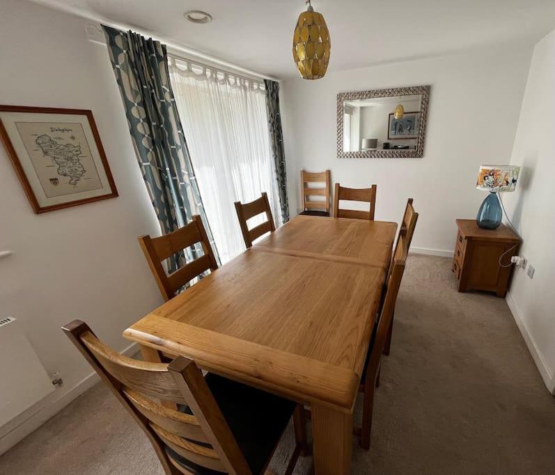 2 Bedroom Eco House With South Facing Balcony Apartment *