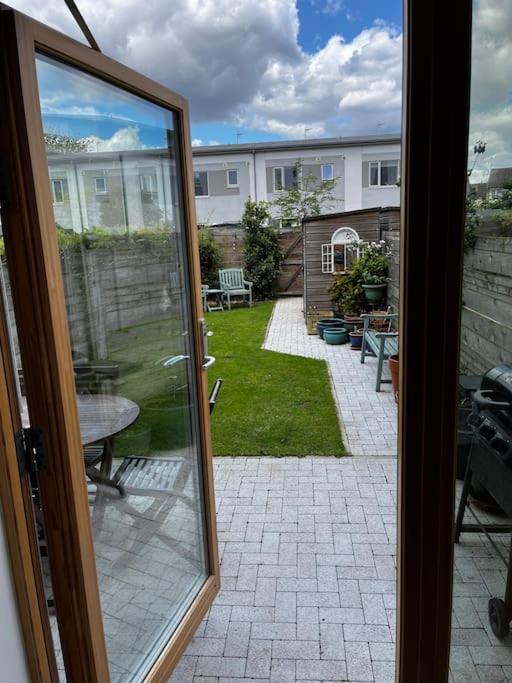 2 Bedroom Eco House With South Facing Balcony *